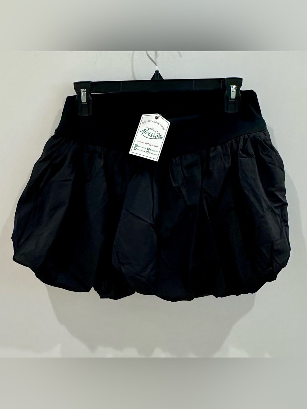 NWT Very J Newin Bubble Hem Built In Liner Skort Size L